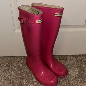 Hot pink hunter rain boots